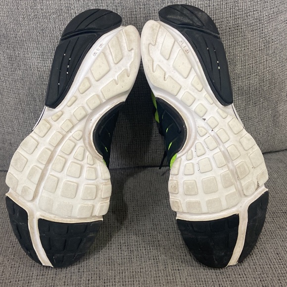 Nike Air Presto Flyknit Ultra Volt black and white mens size 9.5 - Picture 5 of 9